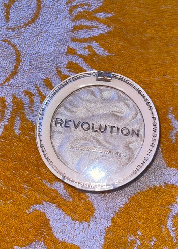 Revolution Altın Parlak Aydınlatıcı