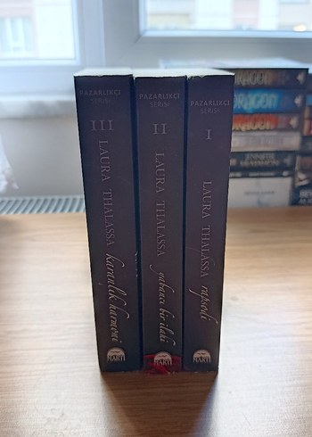 Laura Tihasa Üçlü Roman Seti - Görsel 2