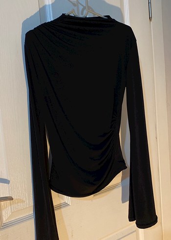 Uzun Kollu Siyah Drapeli Gotik Bluz - Görsel 2