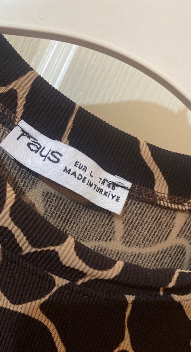 Kısa Kollu Baskılı Kahverengi Kadın Tişört - Görsel 4