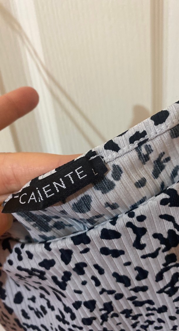 Gri Yılan Desenli V Yaka Mini Atlet - Görsel 4