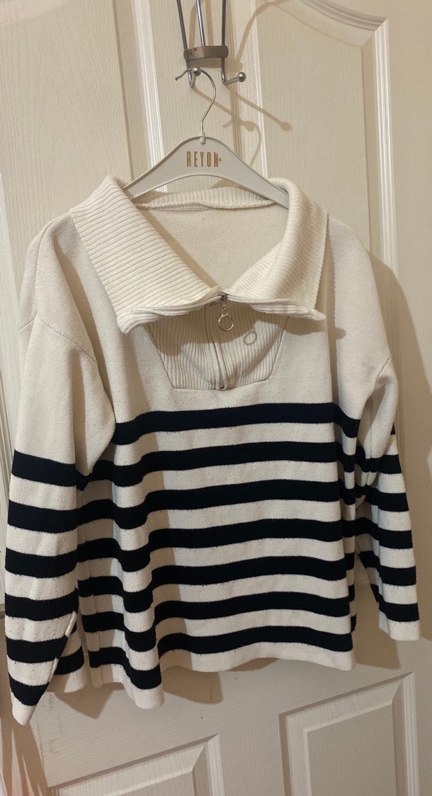 Çizgili Beyaz Gri Triko Kadın Kazak - Görsel 2