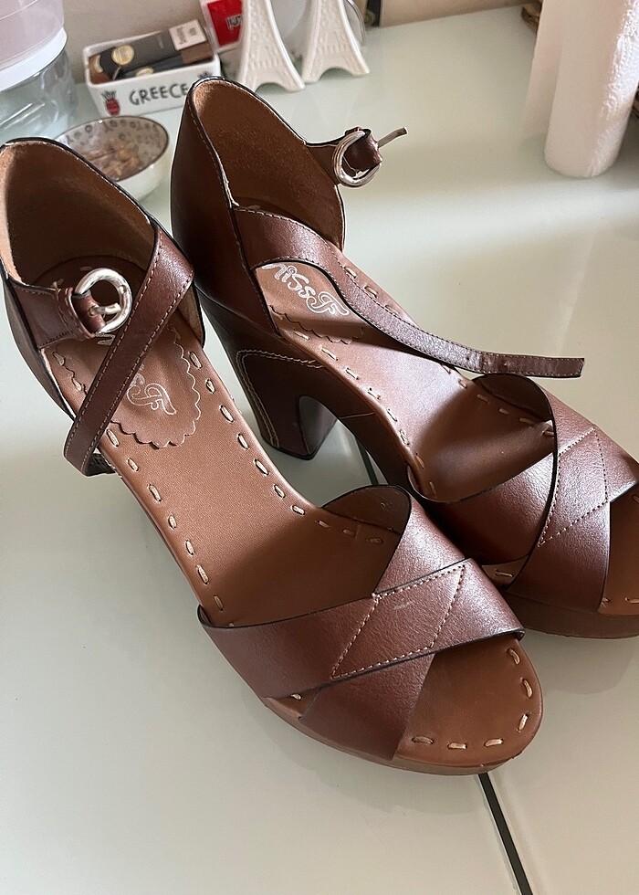 Topuklu sandalet - Görsel 2