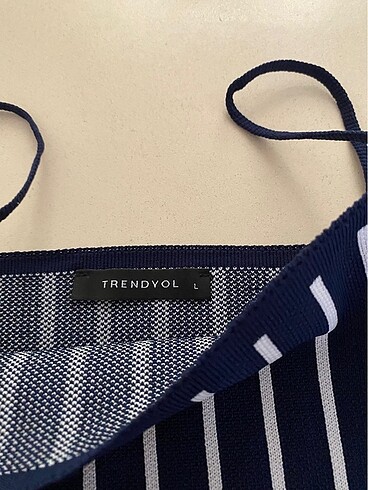 Trendyol & Milla Süper crop triko bluz