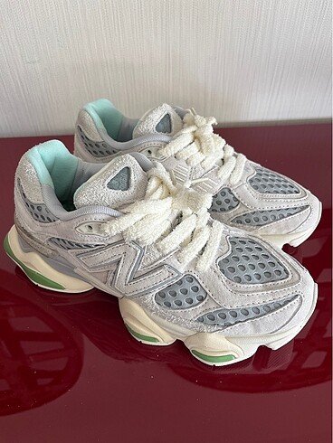 New Balance 9060 Bricks Woods