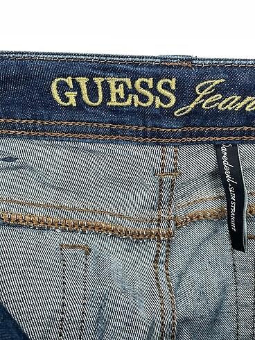 28 Beden çeşitli Renk Guess Jean / Kot %70 İndirimli.