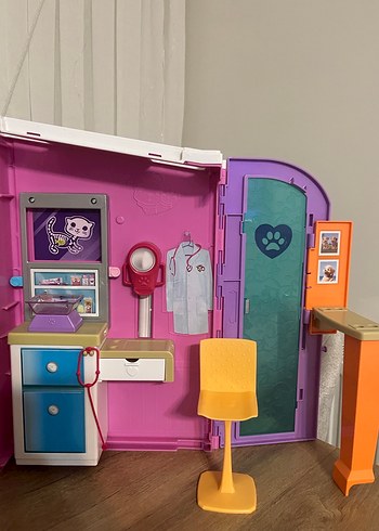 barbie Oyuncak Veteriner Kliniği Seti - Görsel 2