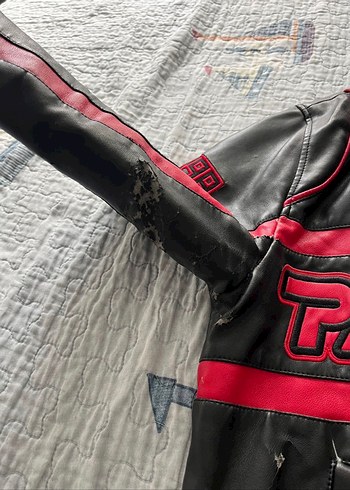 Bershka Kırmızı Siyah Baskılı Deri Biker Ceket - Görsel 4