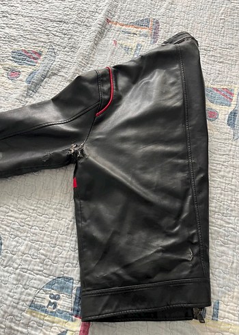 Bershka Kırmızı Siyah Baskılı Deri Biker Ceket - Görsel 7