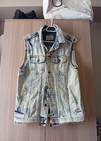 Bershka Düğmeli Kolsuz Mavi Batik Denim Ceket