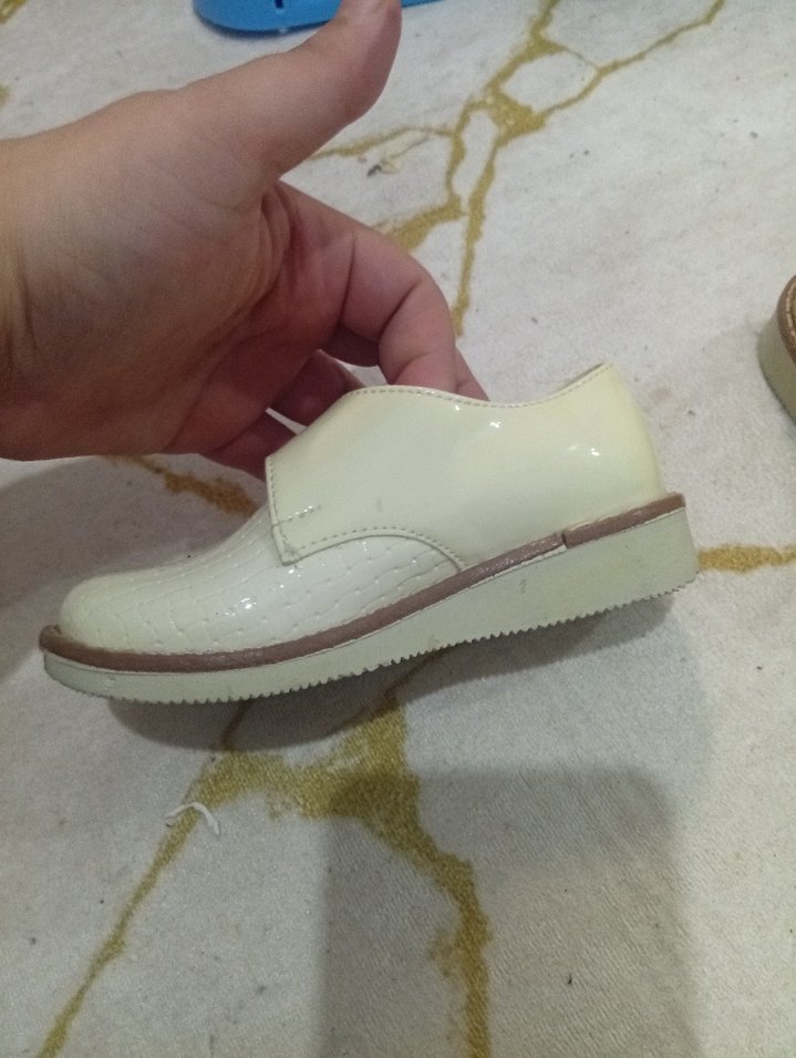 Beyaz Parlak Tokalı Erkek Çocuk Ayakkabısı - Görsel 3