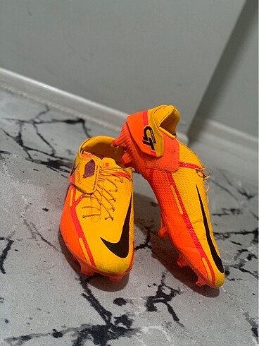 41 Beden turuncu Renk Nike phantom krampon