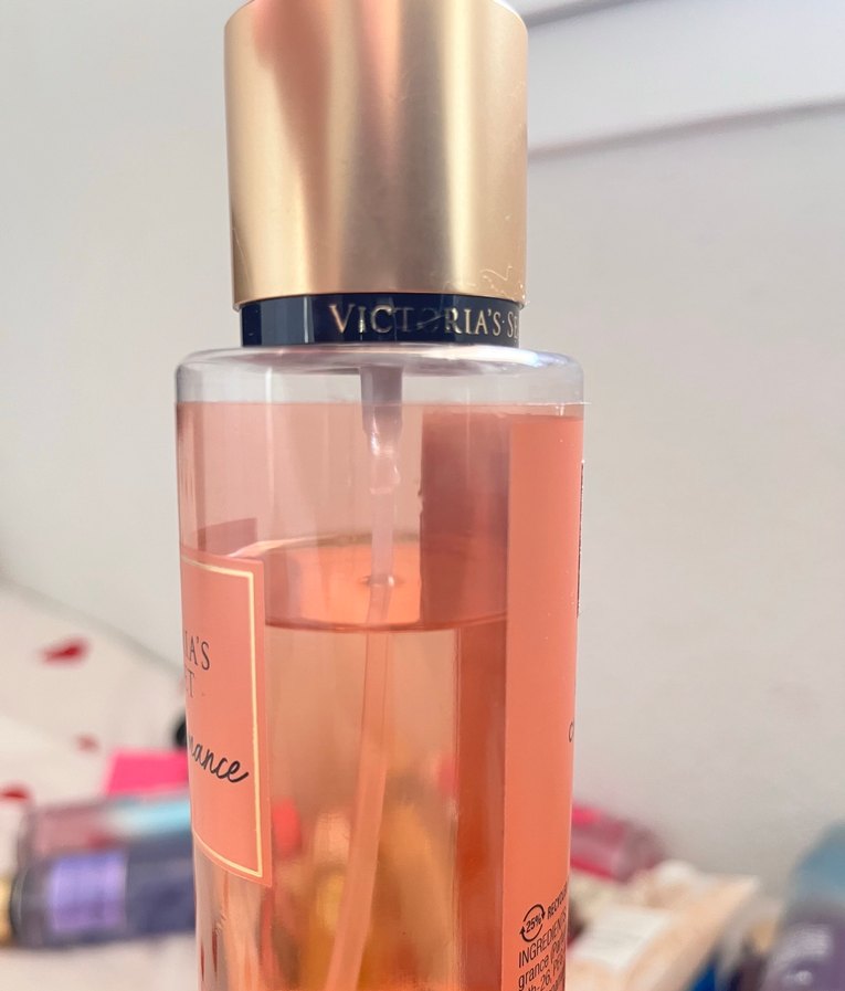 Victoria's Secret Amber Romance vücut spreyi - Görsel 2