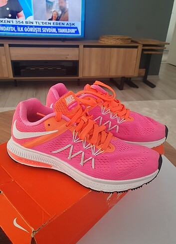40 Beden Nike ayakkabı tertemiz