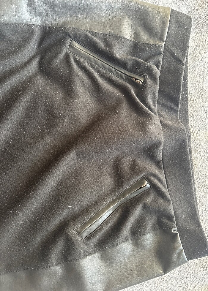 Deri detaylı siyah etek - Görsel 4