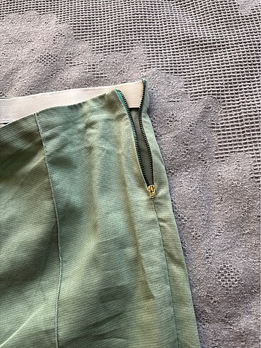 Yeşil beli lastikli yandan fermuarlı pantalon - Görsel 2