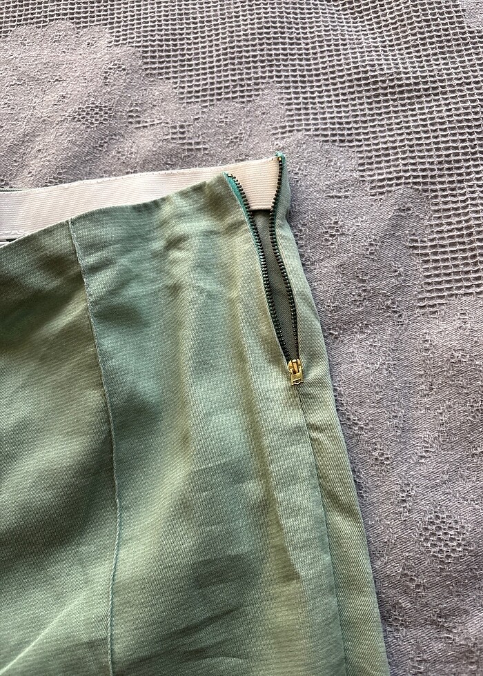 Yeşil beli lastikli yandan fermuarlı pantalon - Görsel 2