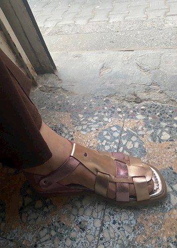 39 Beden Parlak Renkli Hakiki Deri Kadın Sandalet