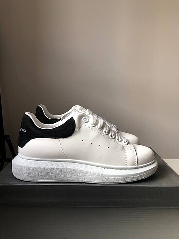 Alexander Mcqueen