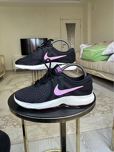 Nike Revulation 4