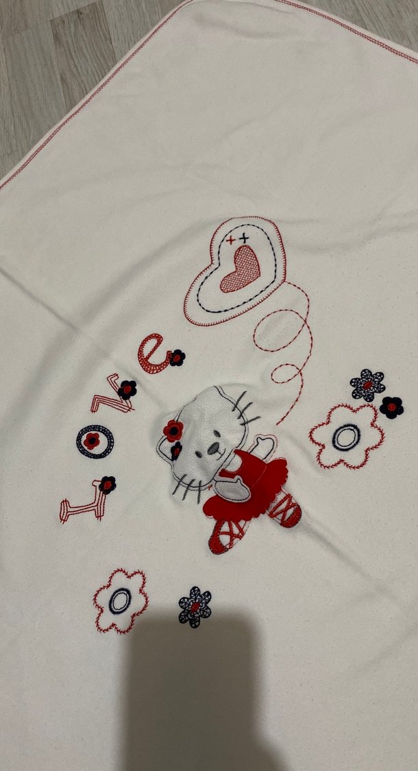 Nakışlı Beyaz Bebek Battaniyesi - Görsel 2