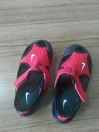 25 Beden kırmızı Renk Nike 25