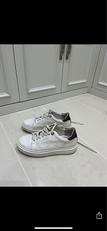 37 Beden Vakko sneaker