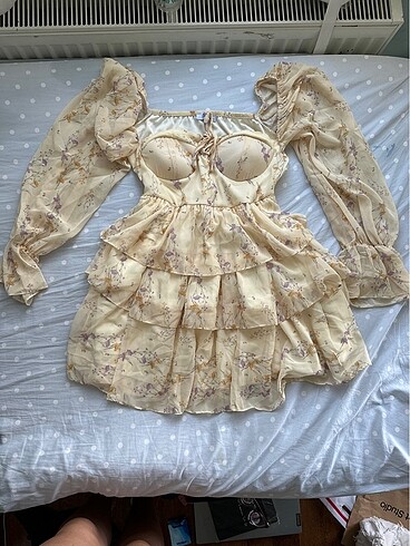 Sari mini elbise