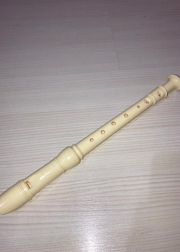 - FLÜT -
