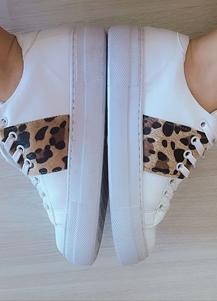 36 Beden beyaz Renk Leopar desenli ayakkabı
