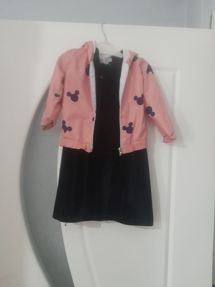 Kız Çocuk Pembe Baskılı Kürklü Yağmurluk ve elbise - Görsel 2