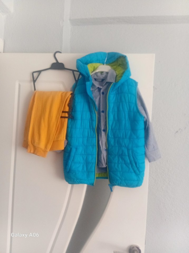 Mavi Erkek Çocuk Fermuarlı Yelek,gömlek ve eşofman - Görsel 3