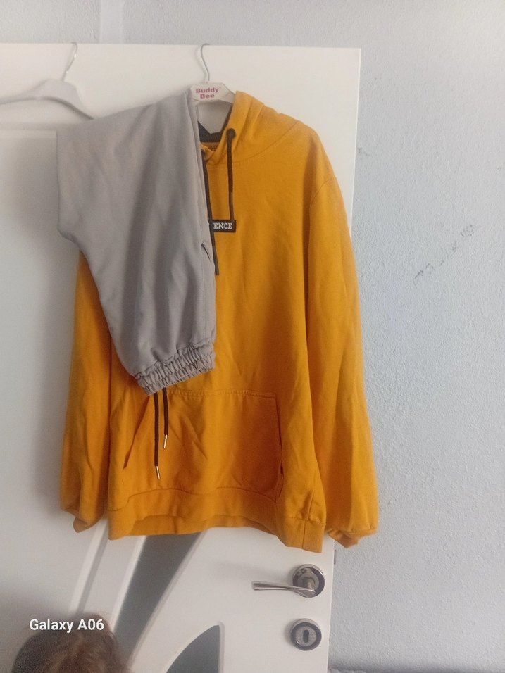 Sarı Kapüşonlu Salaş Sweatshirt ve alt eşogman - Görsel 4