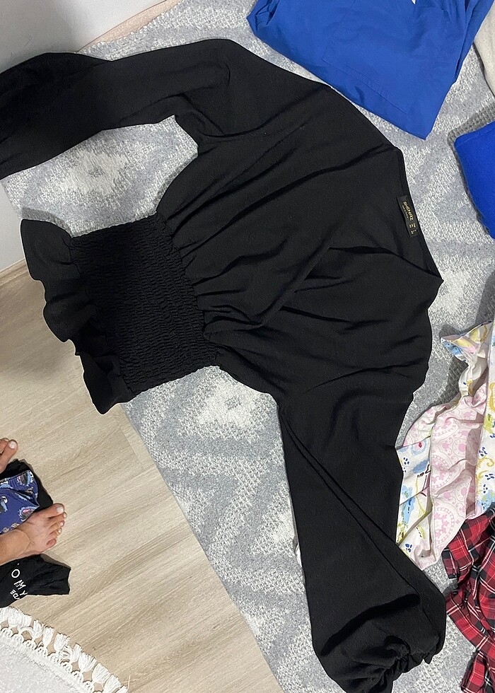 Beli büzgülü krop bluz - Görsel 2