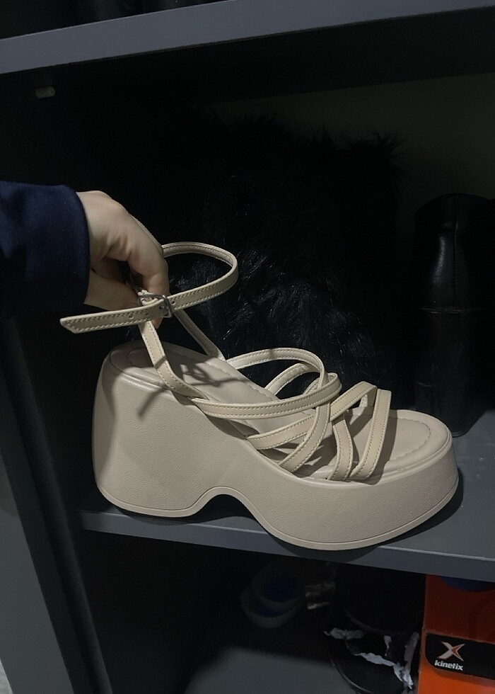 Ayakkabı yüksek tabanlı - Görsel 4