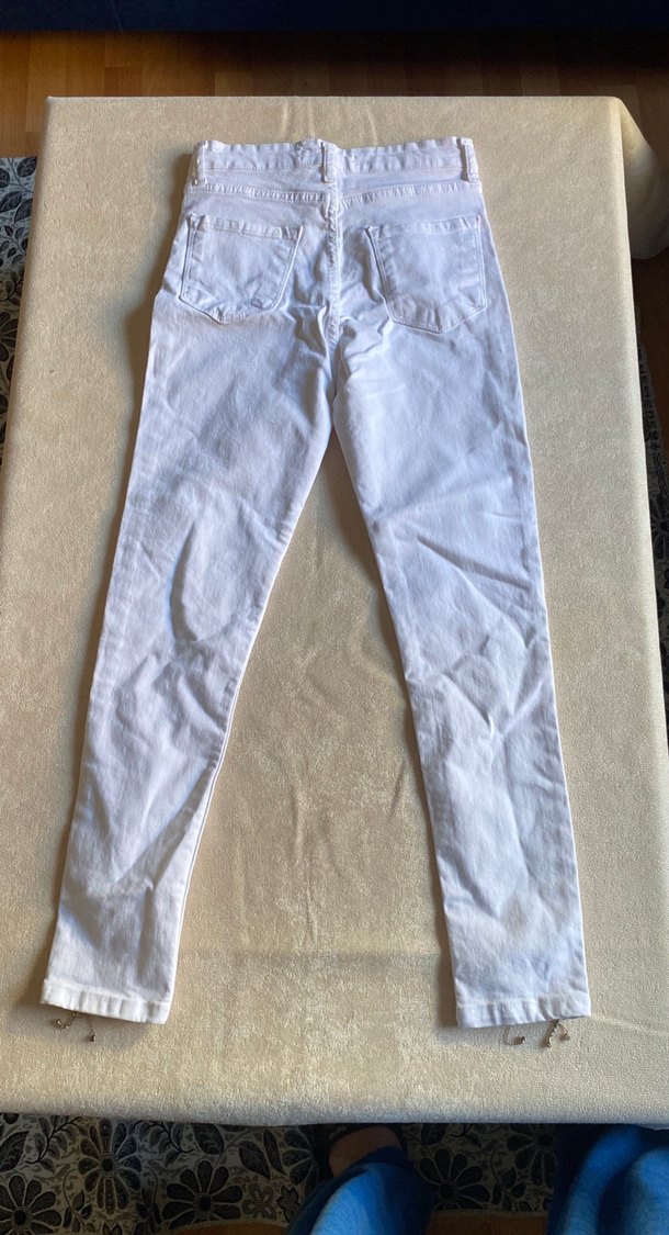 Uçlarında taş detayları var Beyaz Kadın Denim Pantolon - Görsel 2