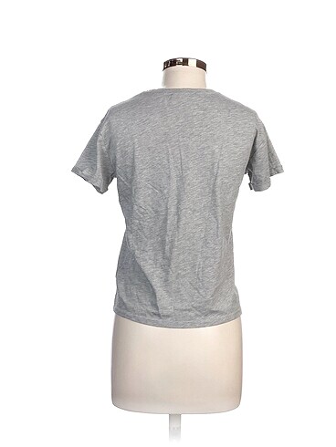 xs Beden Defacto T-shirt %70 İndirimli.