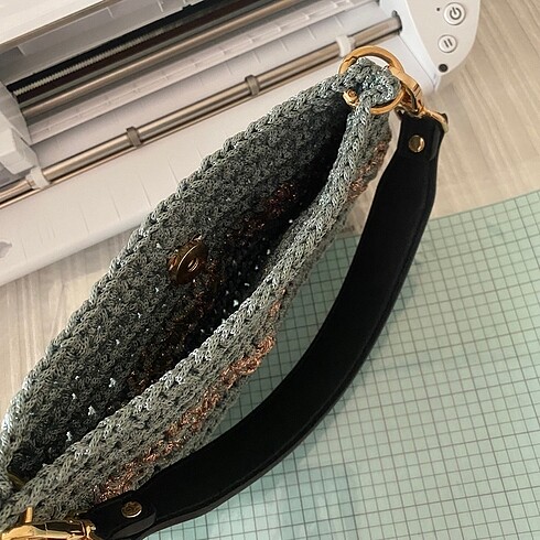 Bershka Buz Gri Kol Çantası