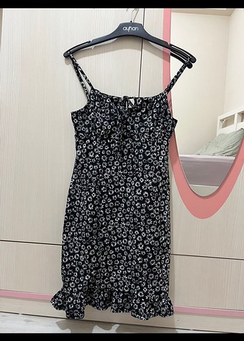 Siyah çiçekli mini elbise - Görsel 2