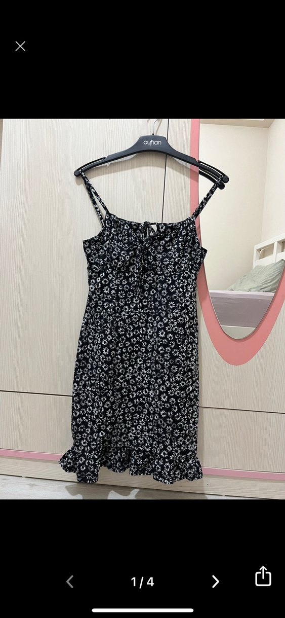 Siyah çiçekli mini elbise - Görsel 2