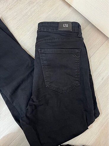 Siyah kot pantolon - Görsel 2