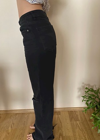 38 Beden SİYAH JEAN DİZ DETAYLI