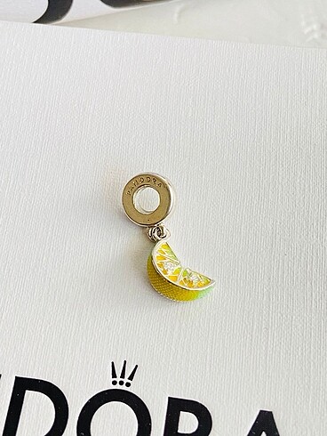 Işıltılı limon dilimi