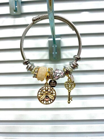 Pandora PANDORA BİLEKLİK İTHAL ÜRÜN