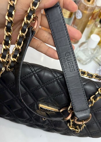 Guess Guess Zincir Detaylı Siyah Kadın Deri Çanta