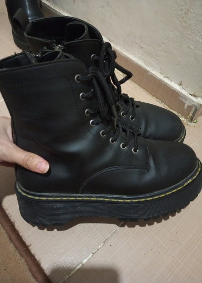 STRADİVARİUS POSTAL BOT  - Görsel 3