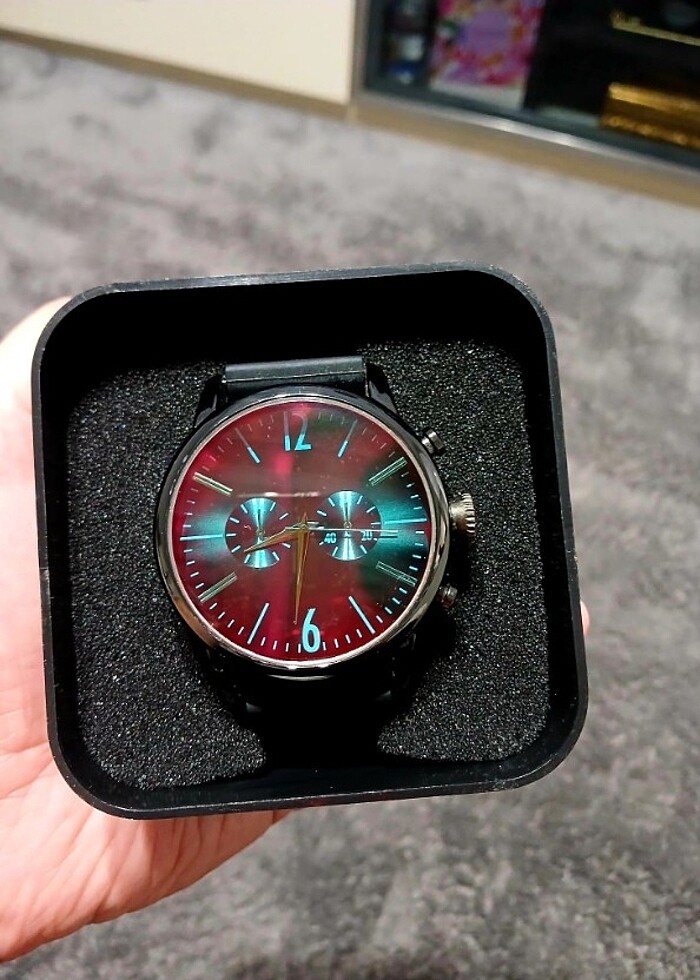 Renk değiştiren saat Pili bitik  - Görsel 3