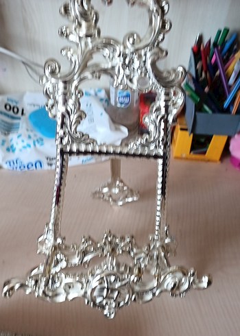  Beden Süslemeli Metal Kapaklı Dini Kitap Standı