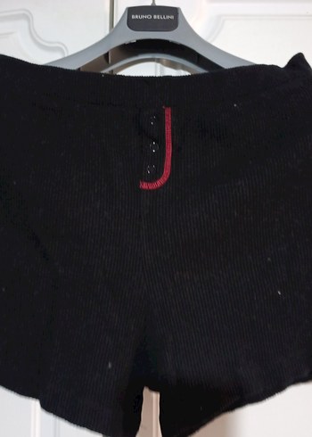 Siyah Kemerli Mini Şort - Görsel 2