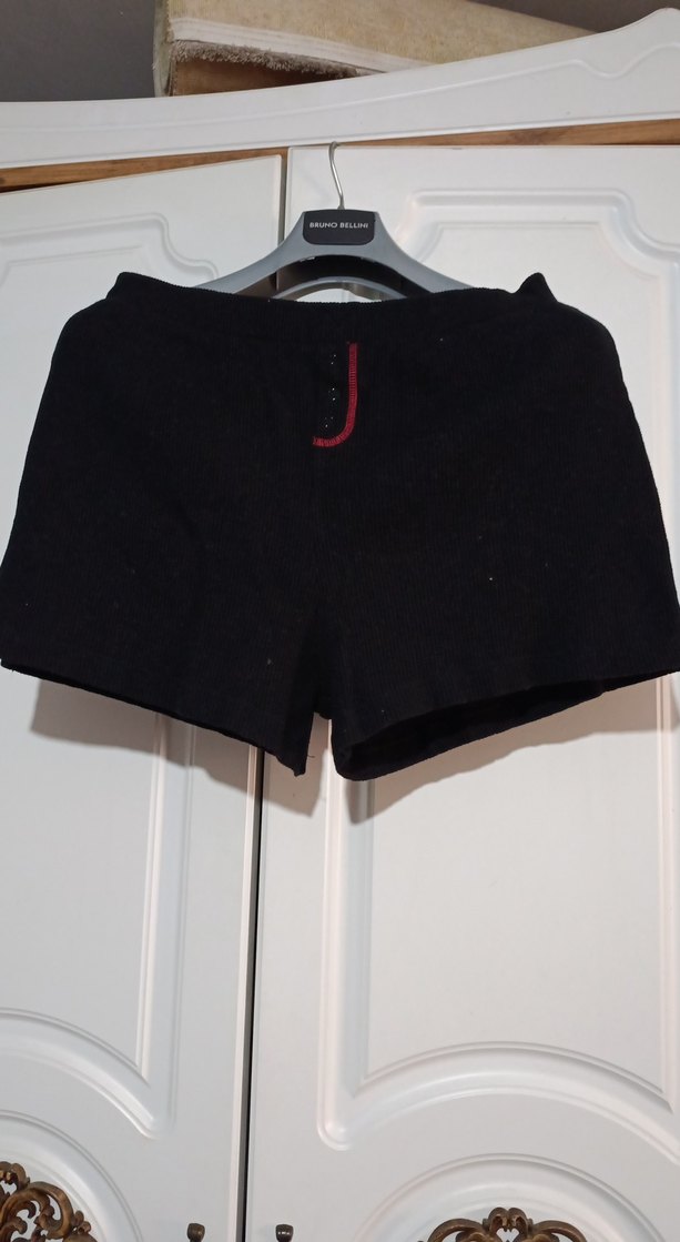 Siyah Kemerli Mini Şort - Görsel 3